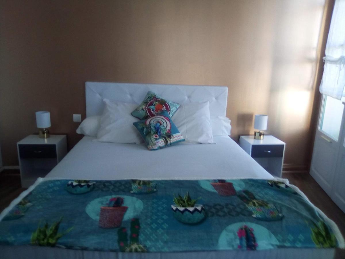 Madelon IV Bed & Breakfast เบลเวส ภายนอก รูปภาพ