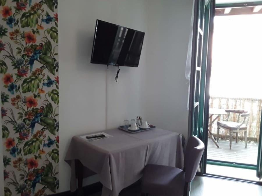 Madelon IV Bed & Breakfast เบลเวส ภายนอก รูปภาพ